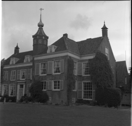 43513 Landhuis De Oliphant bij het voormalige dorp Nieuwesluis bij Heenvliet.