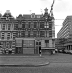49080 Woningen aan de Westzeedijk met de trambaan en vluchtheuvels. Rechts de Van Vollenhovenstraat.