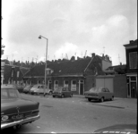 60916 Restanten van het oude dorp Katendrecht aan de Tolhuisstraat, ter hoogte van huisnummers 26-36. Rond 1975 zijn de ...