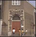 65224 De ingang van de Sint-Agneschool op de hoek van de Rosestraat en de Entrepotstraat.