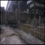 68571 Voorbereidende werkzaamheden voor het storten van beton bij werkzaamheden voor de metro bij Station Blaak.