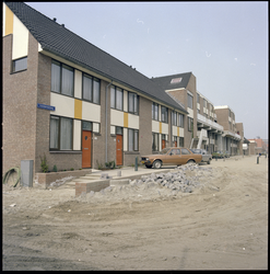 76937 Zicht op nieuw gebouwde woningen aan de Goedenraadweg in de wijk Beverwaard.