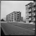 8306 Flats aan de Beeningerstraat of Ameidestraat in Kleinpolder.