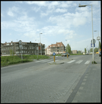89427 Zicht op de Doklaan in Oud Charlois, met op de achtergrond woningen.