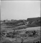 965 Grondwerkzaamheden voor de aanleg van de Willem Ruyslaan ter hoogte van de Speelmanstraat. Op de achtergrond ...