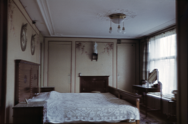49 Interieur van de slaapkamer van de familie Boske op de hoek van de Bierstraat en de Scheepmakershaven.