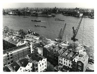 1970-793 Overzicht vanaf het bedrijfspand van Van Ommeren aan de Westerlaan van de omgeving van de Westerkade. Op de ...