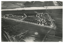 1971-822 Luchtopname van de woningen in het Witte Dorp in de wijk Oud Mathenesse.