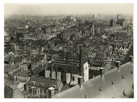 1976-14355 Uitzicht vanaf de stadhuistoren in noordoostelijke richting, met in het midden de Rotte en de Goudsesingel, ...