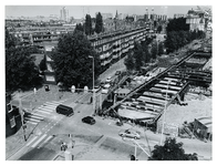 1977-2083 Overzicht vanaf het Unilevergebouw van het einde van de tunnelsleuf voor de aanleg van de metro in de ...