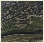 1988-1016 Luchtopname van het westelijk deel van de wijk Beverwaard, met op de voorgrond snelweg A16 en verderop ...