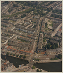 1991-1702 Luchtopname van een gedeelte van de wijk Nieuwe Westen, met op de voorgrond de Delfshavense Schie bij de Lage ...