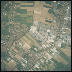 2000-280 Verticale luchtopname van Bleiswijk (rechtsboven), Berkel en Rodenrijs (linksmidden) en Bergschenhoek (onder), ...