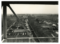 XXXI-229-1 Overzicht vanuit de uitzichttoren van het Plaswijckpark in Hillegersberg, met links volkstuinen. Uit het ...