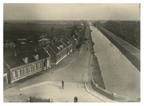 XXXI-603-07-01 Overzicht van woningen aan de Ringdijk, met rechts de Schiebroeksesingel en in het midden de ...