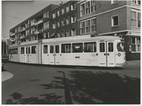 1991-434 Tram ontworpen door Gust Romijn rijdt richting Willemskade. Uit een serie van 14 foto's van beschilderde trams.