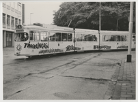 1991-779 Lodewijck strip tram. Uit een serie van 14 foto's van beschilderde trams.