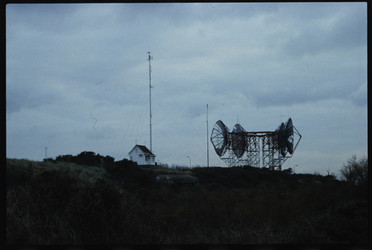 1237 De troposcatter-antennes, een overblijfsel van een voormalig relaisstation in het European Troposcatter Army ...