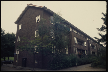 1395 Woningcomplex gebouwd tussen 1946-1949 naar het ontwerp van de architecten Krijgsman en Hamdorff aan Rubensstraat ...