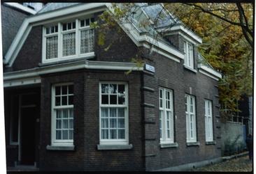 1555 Monumentaal woonhuis Diepeveen gebouwd in 1931 naar ontwerp van de architect Willem Kromhout aan de ´s-Gravenweg ...