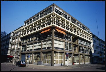 1773 Bedrijfsverzamelgebouw, gebouwd tussen 1955-1958 naar het ontwerp van de architect H.A. Maaskant, aan de ...