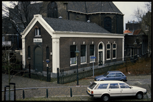 178 Het monumentale pand van de Eben Haëzerschool gebouwd in 1870 aan de Piet Heynstraat 1 op de hoek met de ...