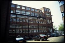 298 Achterzijde van het monumentale Heinekengebouw ontworpen door architect W. Kromhout aan de Crooswijksesingel 50 in ...