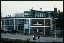371 Monumentaal pand van de Fabriek Tollens & Co ontworpen door architect J.H. van den Broek in 1940 aan de ...