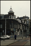 982 Pand gebouwd in 1896 naar het ontwerp van de architect A. van Beers aan de 's-Gravendijkwal 100-104 op de hoek met ...