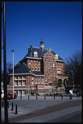 985 Monumentaal pand gebouwd in 1917 naar het ontwerp van de architect P.G. Buskens aan de Heemraadssingel 161-169 op ...