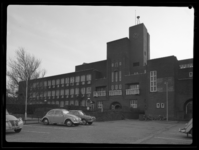 L-4840 Derde Hoogere Burgerschool aan het Afrikaanderplein in Rotterdam. In 1959 heette de school de Van Oldenbarneld ...