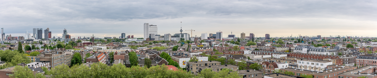 AM-22 Panoramabeeld vanaf het het dak van het Groothandelsgebouw tijdens de manifestatie Rotterdam viert de stad - 70 ...