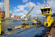 MR-198 Een geopende Rijnhavenbrug tijdens de Wereldhavendagen in september 2015.