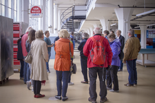 PD-37 Bezoekers in de Van Nellefabriek tijdens de dag van de architectuur op 20 en 21 juni 2015