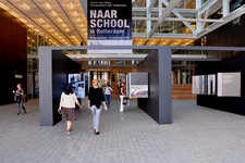 SM-3 Fototentoonstelling School in Rotterdam van Carel van Hees 25 augustus - 9 oktober 2016, in de hal van het ...
