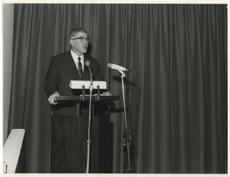 1967-551 De openingstoespraak van burgemeester W. Thomassen voor de tentoonstelling van fotograaf Henri Berssenbrugge ...