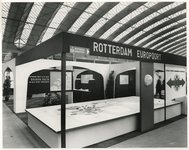 1967-975 Voorlichtingsstand over Rotterdam-Europoort tijdens de tentoonstelling in het RAI-gebouw te Amsterdam.