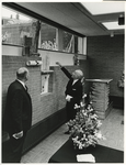 1968-1298 De minister van Justitie, C.H.F. Polak (rechts), verricht de opening van het vernieuwde kinderhuis van de ...