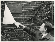 1968-2798 Onthulling plaquette ter nagedachtenis aan Pierre Jurieu aan de gevel van de Waalse kerk door de Franse ...