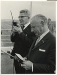 1968-2813 Opening Hartelbrug, Harmsenbrug en en Hartelkanaal. Burgemeester Thomassen en burgemeester Bliek van Spijkenisse.
