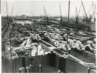 1968-943 Bezoek van de het Amerikaanse vliegdekschip Essex in de Lekhaven.