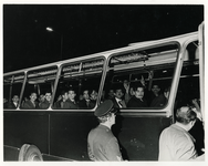 1969-1327 Turkse arbeidsmigranten in politiebus.