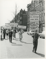 1969-1473 Mars voor sociale rechtvaardigheid georganiseerd door de Politieke Partij Radikalen op Katendrecht en in het ...