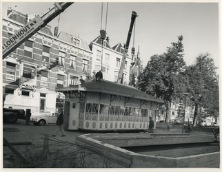 1970-1254 Verplaatsing van het Oude Tramhuys naar het Hermesplantsoen.