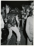 1970-1422 Holland Popfestival van 26 t/m 28 juni 1970 in het Kralingse bos in Rotterdam. Dansende festivalgangers in de ...