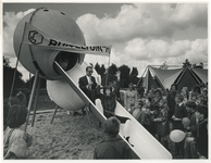 1970-2224 Opening van de Buiteltuin in het Vroesenpark door wethouder H. van der Pols.