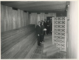 1970-368 Heropening van Sauna Wijburg aan de Mathenesserlaan door Burgemeester W. Thomassen.
