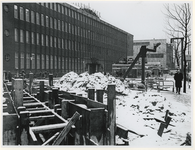 1970-527 Op de Coolsingel ter hoogte van de Binnenweg zijn de voorbereidingen bezig voor de Manifestatie C70. De ...
