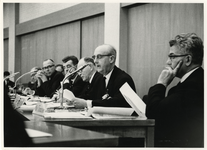 1970-53 Bezoek Rotterdamse delegatie aan Japan. Van rechts naar links burgemeester Thomassen, W. H. Fockema Andreae, A. ...