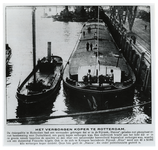 1970-988 De rivierpolitie heeft het binnenvaartschip Hanna aan de ketting gelegd vanwege het smokkelen van koper naar ...
